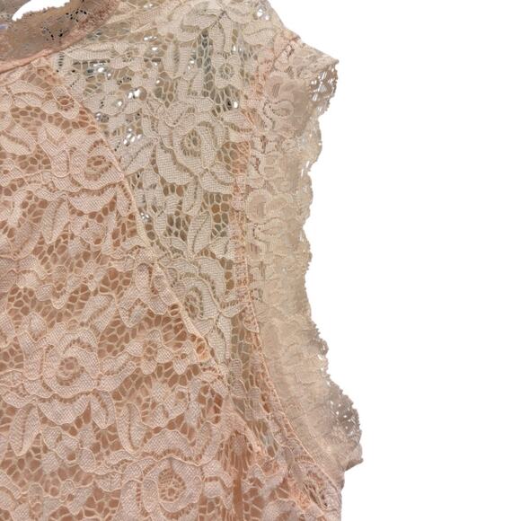 BEBE Vintage Pale/Light Pink Lace High-Neck Key-Hole Mini Dress, Size Medium - Picture 9 of 15